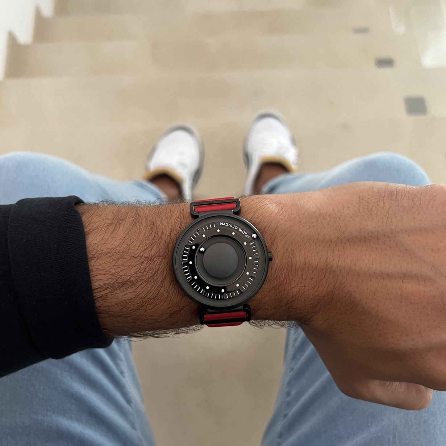 Magneto Watch - Primus Black Kunstleder Magnetisch Rot - Lifestyle