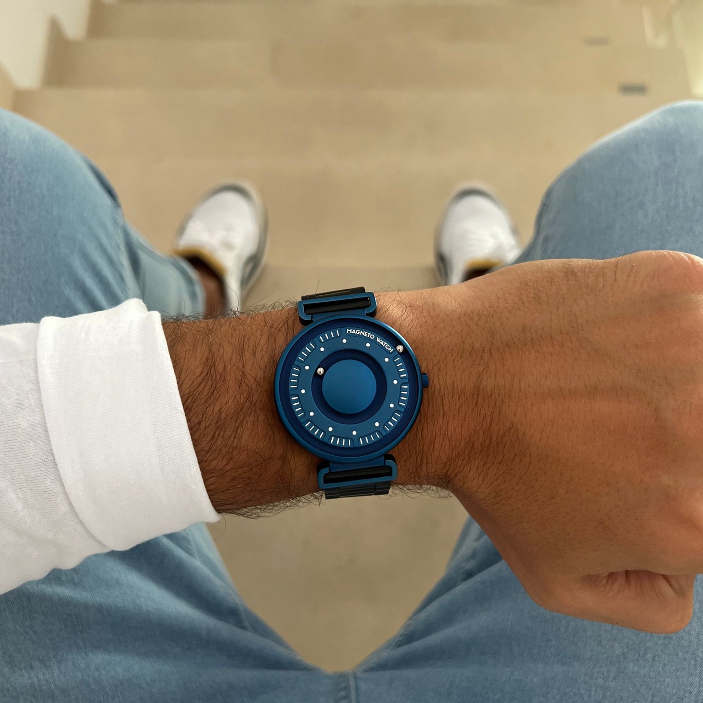 Magneto Watch - Primus Blue Edelstahl Schwarz - Lifestyle