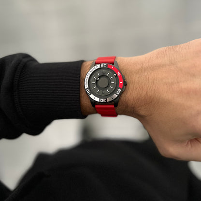 Magneto-Watch-Uranus-Black-Leather-Red-Lifestyle-2023